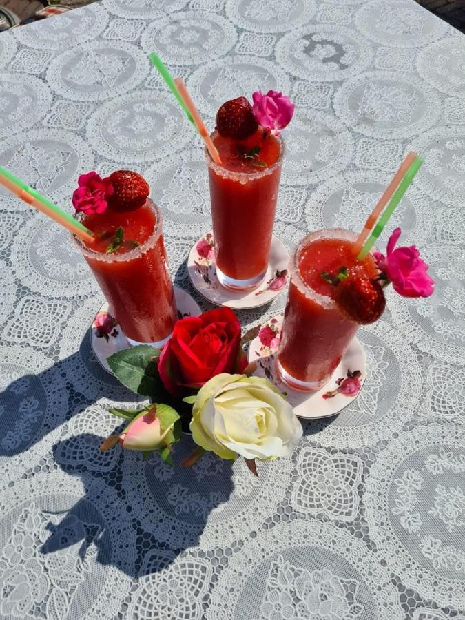 La Rose Bed & Breakfast Pelt Luaran gambar