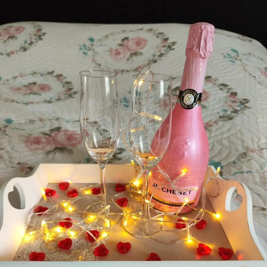 La Rose Bed & Breakfast Pelt Luaran gambar