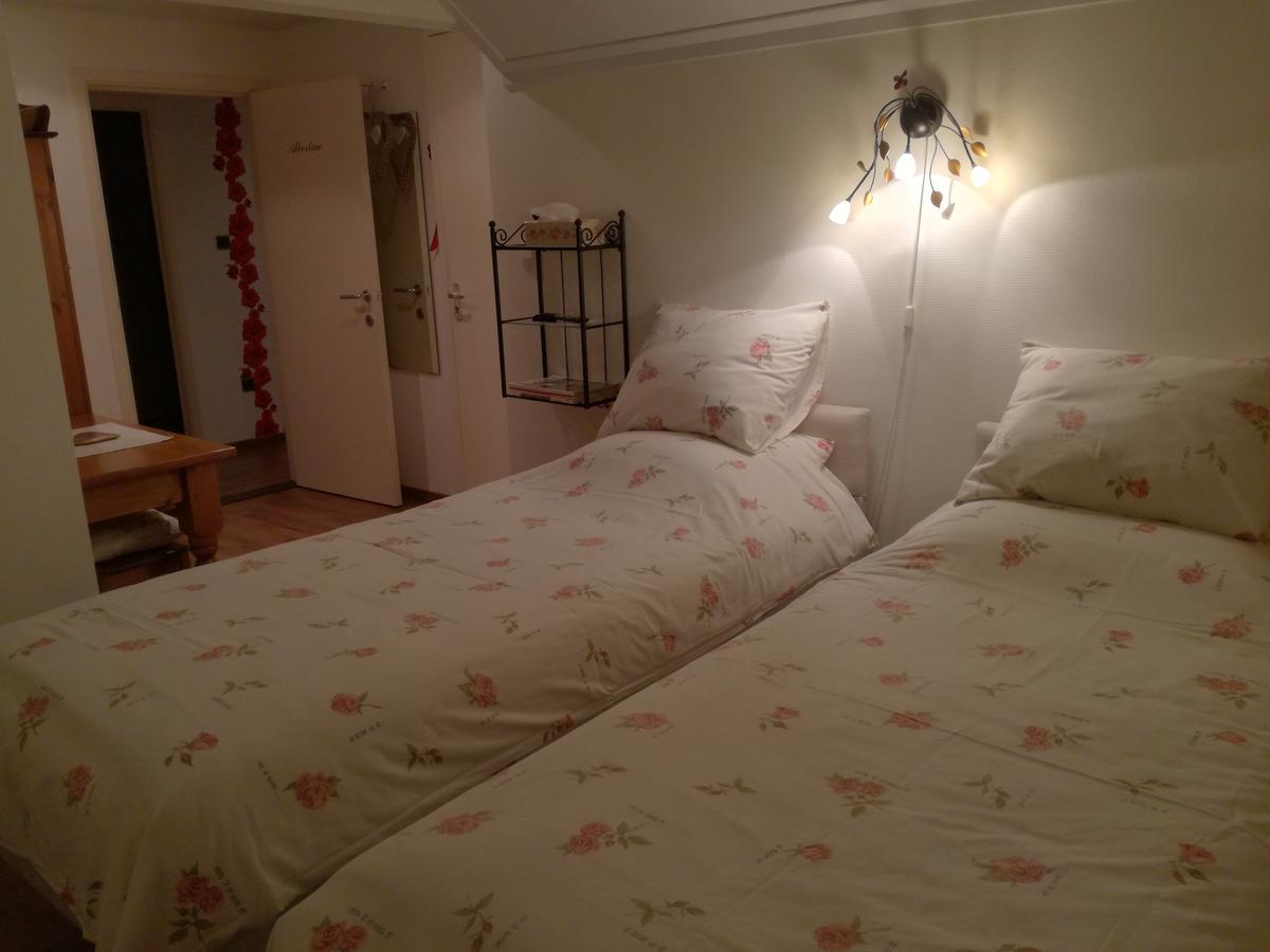 La Rose Bed & Breakfast Pelt Luaran gambar