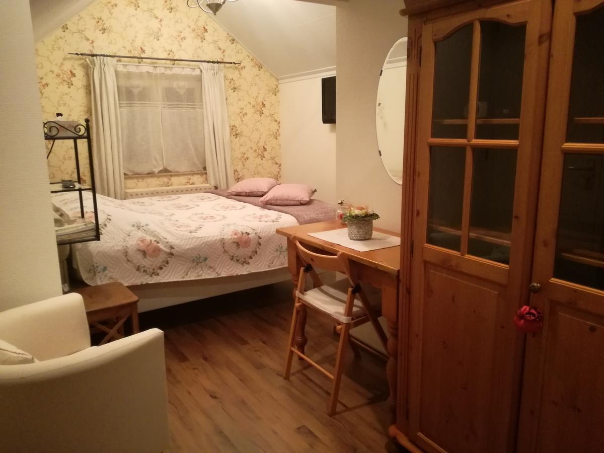 La Rose Bed & Breakfast Pelt Luaran gambar