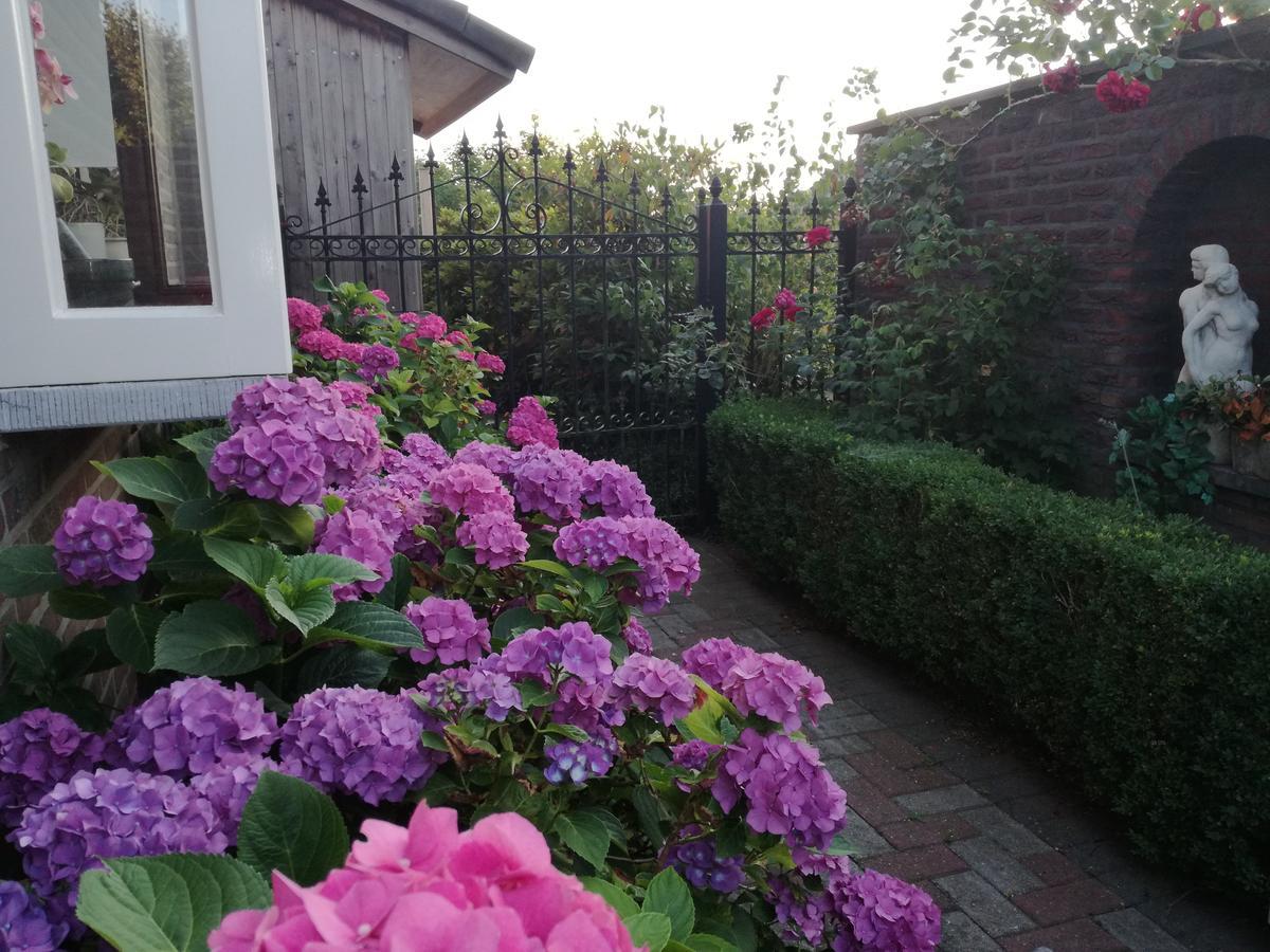 La Rose Bed & Breakfast Pelt Luaran gambar
